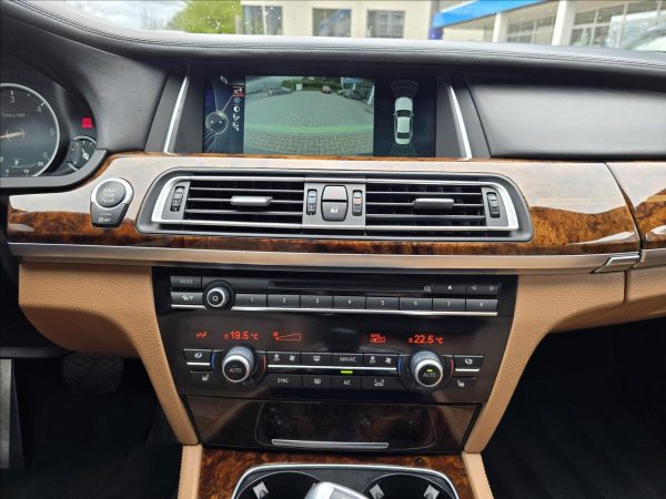 BMW - Řada 7.jpg